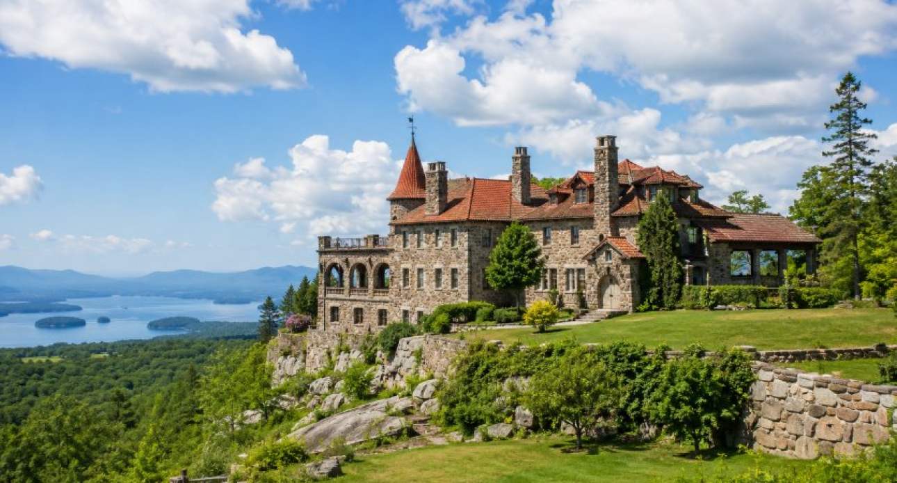A Day Trip to Castle in the Clouds